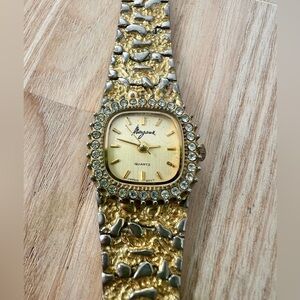 Vintage style Margaux ladies gold tone nugget dress watch NEW BATTERY